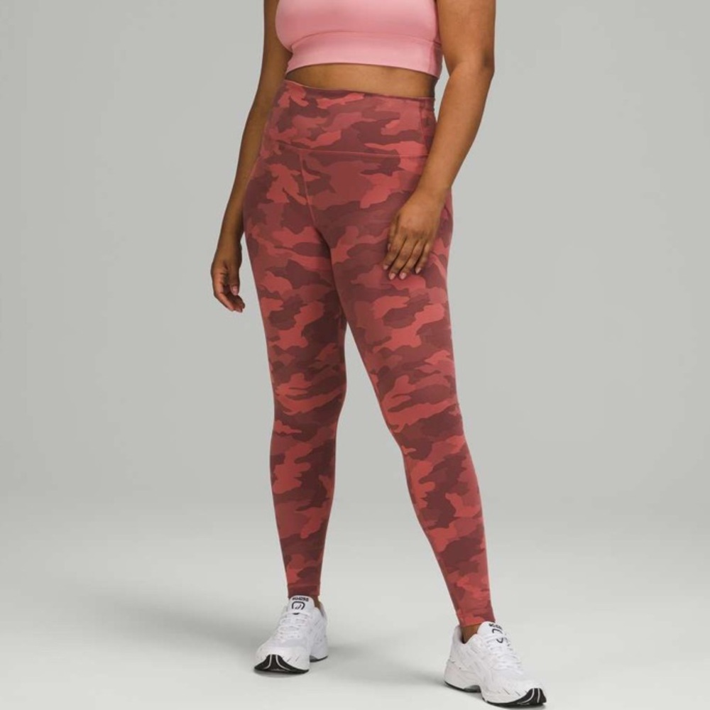 Lululemon Wunder Train High-Rise Tight 28"
Heritage Camo Brier Rose size 4 pink